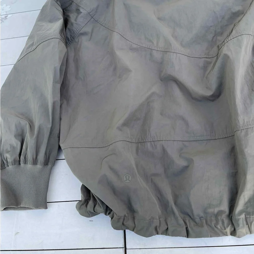 lululemon athletica Women's Gray Windbreaker